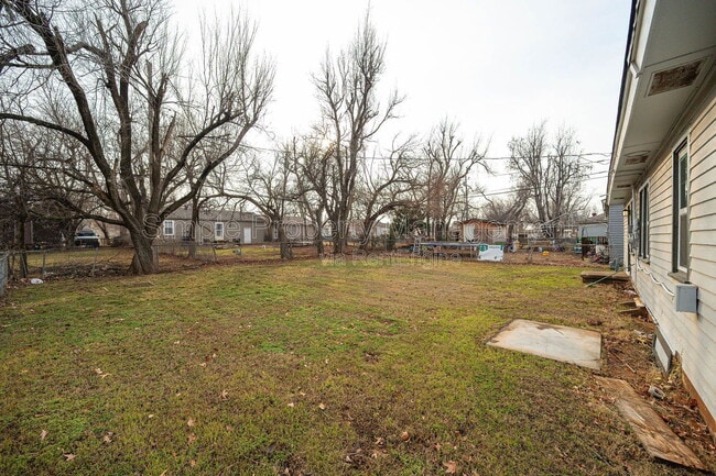 Building Photo - 3704 SW 40th Pl