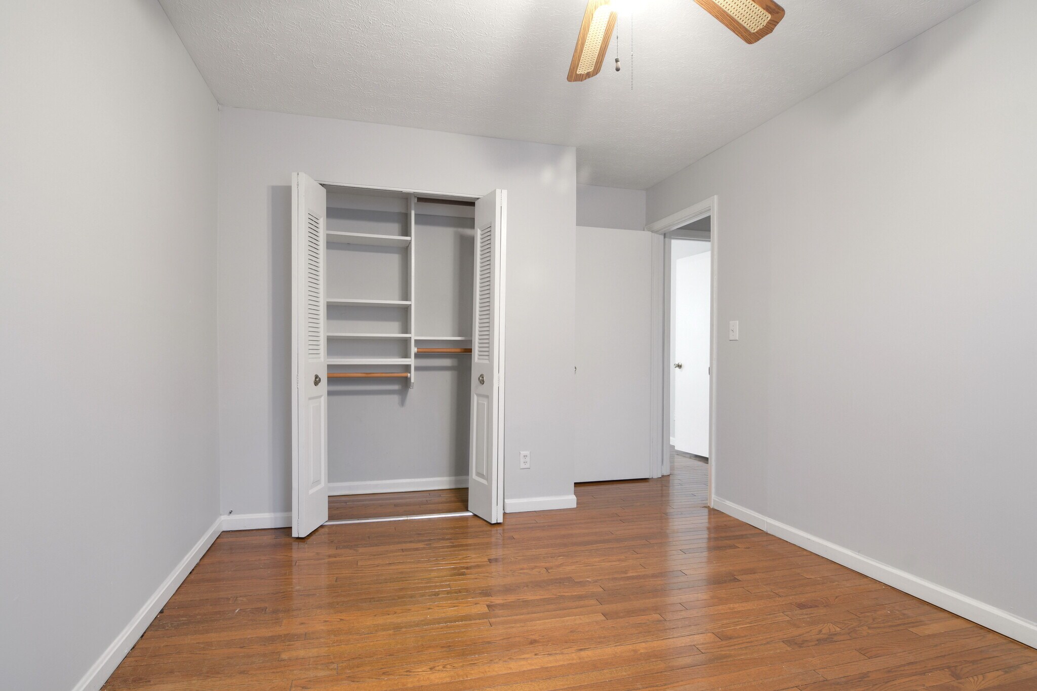 Building Photo - 402 W Hill St