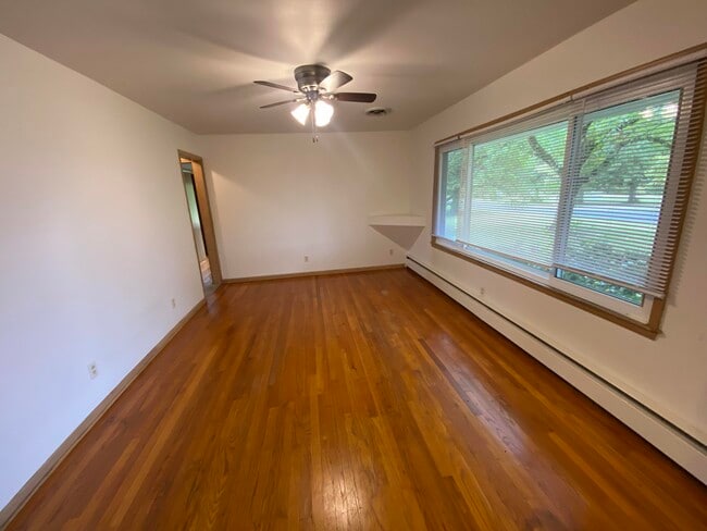 Building Photo - 3809 Southland Dr