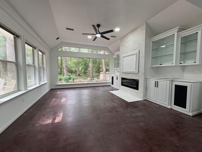 Building Photo - 93 N Acacia Park Cir