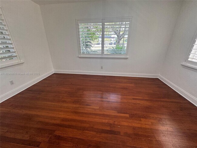 Building Photo - 5930 SW 80th St