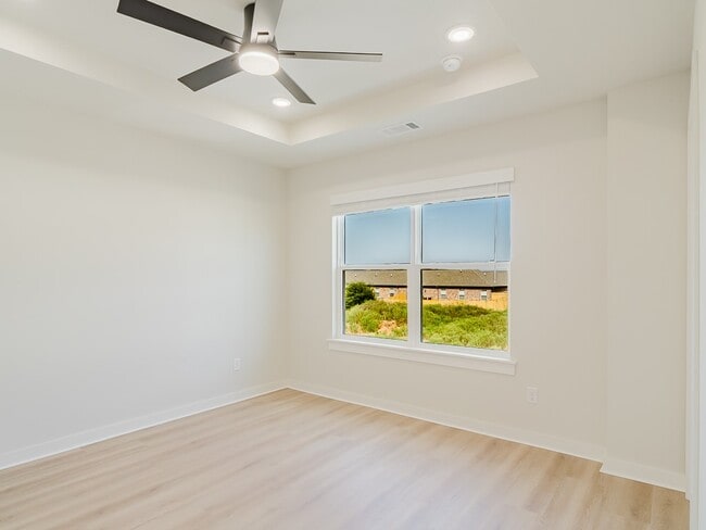 Building Photo - 1717 Cuppett Cir