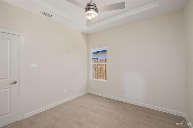 Building Photo - 3600 Valeria Ln