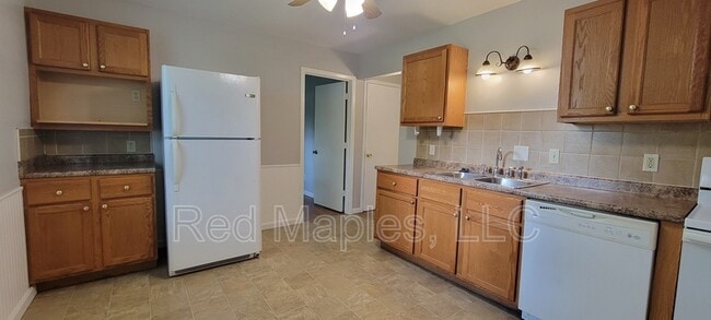 Building Photo - 4006 Esseldale Dr