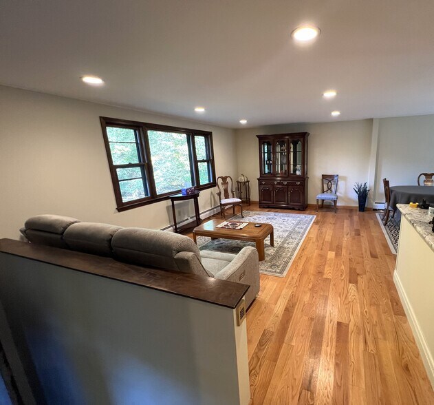 Living room - 215 Macktown Rd