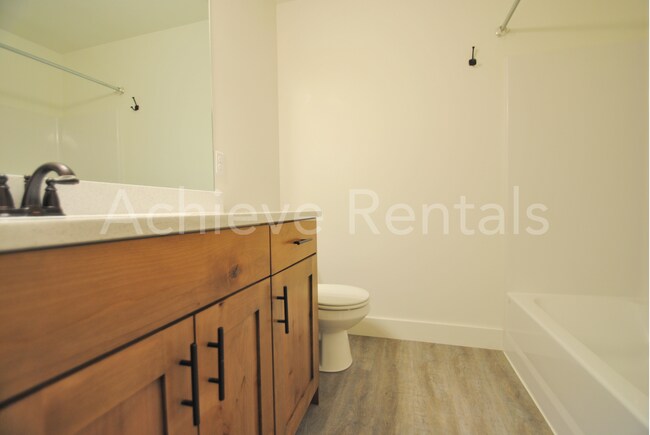 Building Photo - Mountain-View Townhome | 30 Minutes to Ogden & Close to Snowbasin