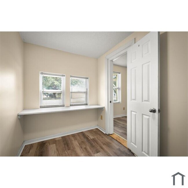 Building Photo - 12716 Gillespie Ave