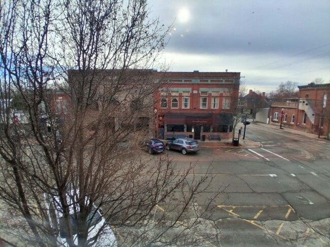 Building Photo - Downtown Homer -Upper Efficiency Apartment