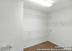 Building Photo - 406 English Saddle