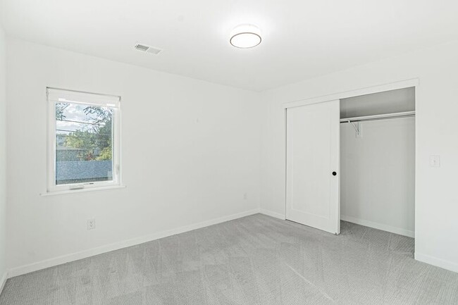 Building Photo - 1717 Ingalls St