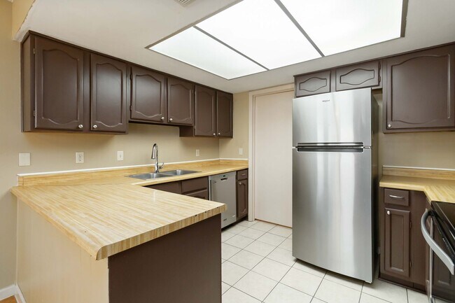 Building Photo - Charming 3-Bedroom Home Available for Rent!