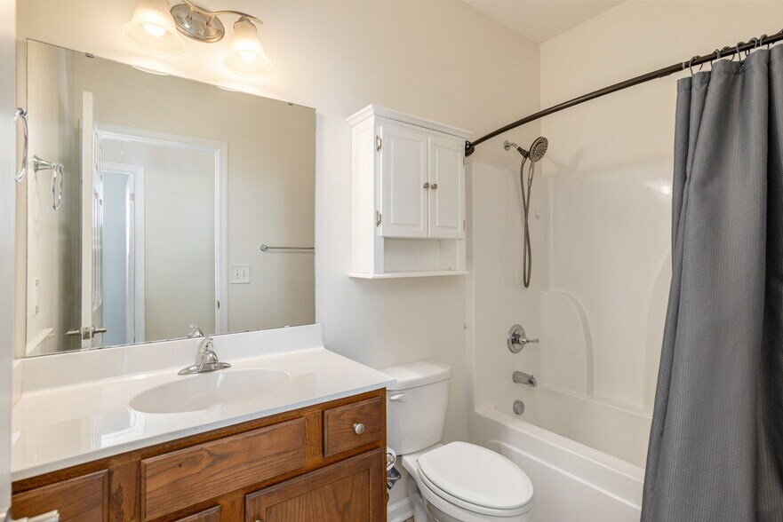 Building Photo - 35 Foxtail Ct