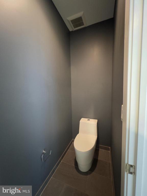 Building Photo - 423 Wallace St