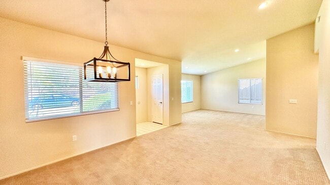 Building Photo - Lovely Single Story Home in Quiet Neighbor...