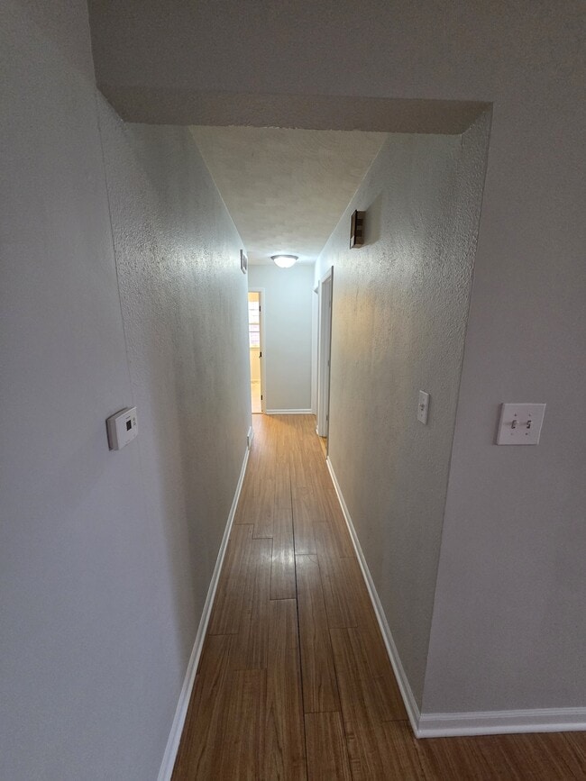 Building Photo - 1311 Kenmore Ave