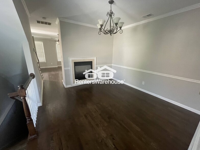 Building Photo - 1213 Discover Green Ln