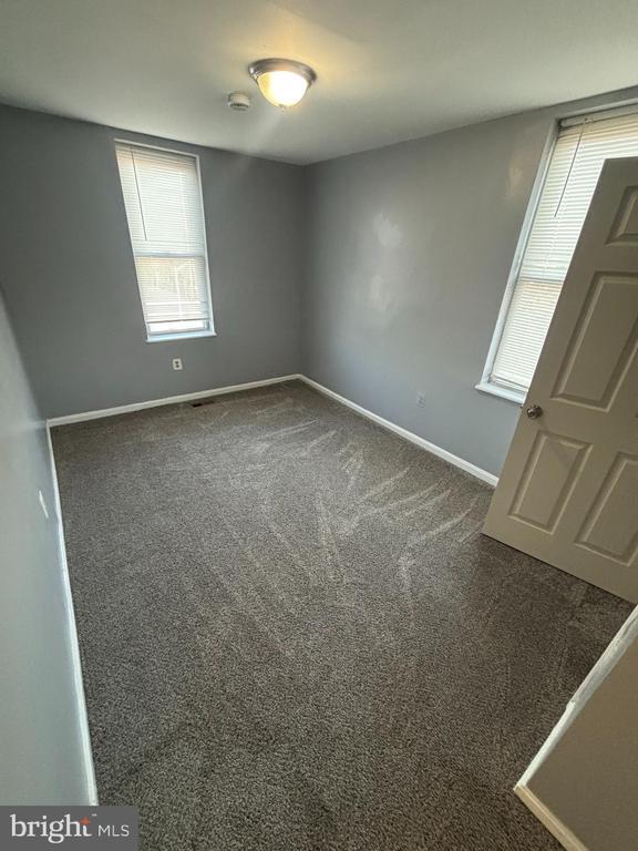 Building Photo - 1501 N Payson St