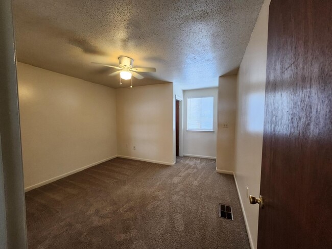 Building Photo - 151 Scottwood Dr SE