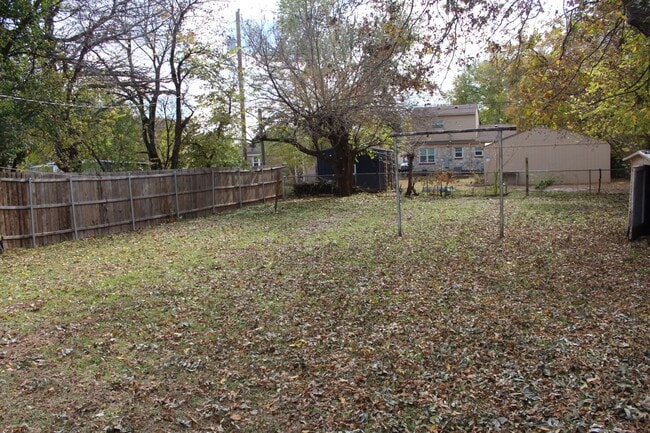 Building Photo - Cute and Affordable 2 beds!