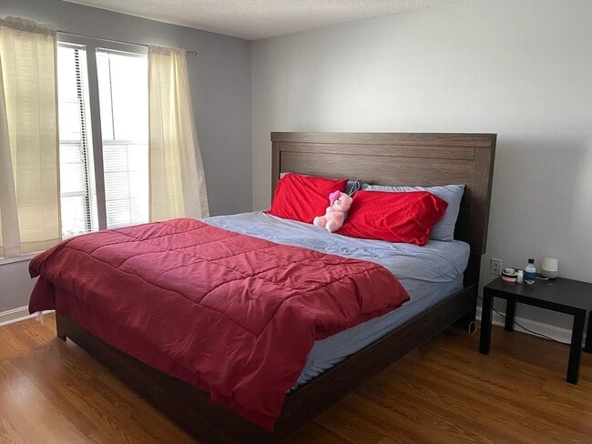 Building Photo - 5 Thoreau Ct