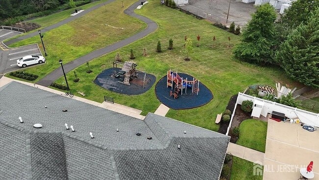 Building Photo - 72 Andrews Way