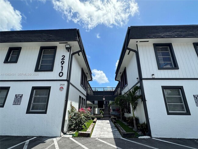 Building Photo - 2910 Pierce St