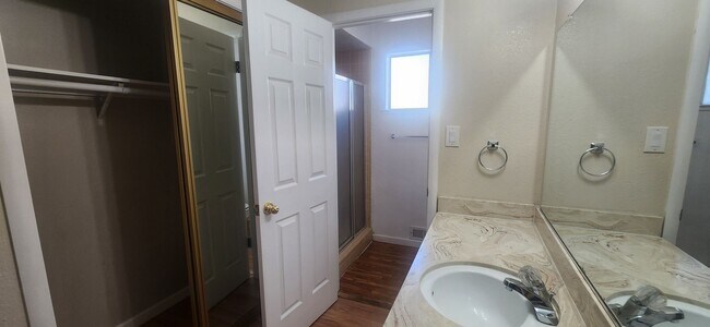 Building Photo - 8132001/37