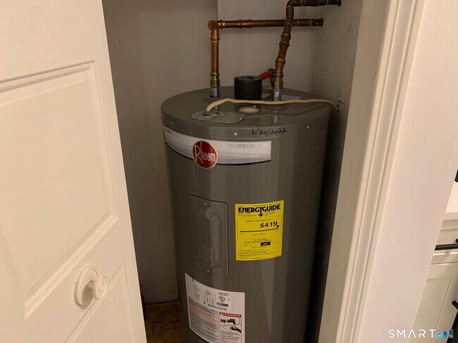 Building Photo - 34 A Padanaram Rd