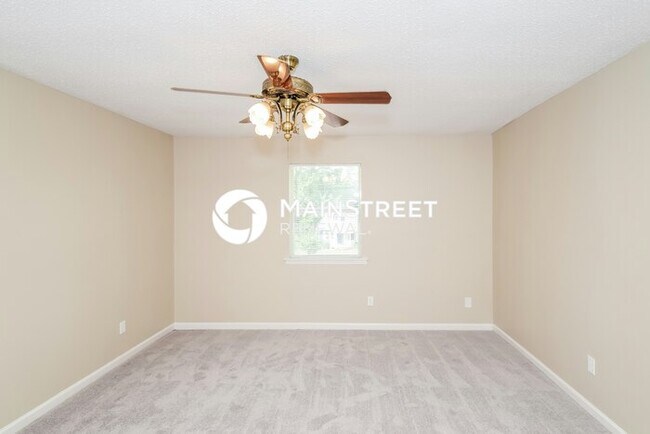 Building Photo - 3 Bedroom Pet-Friendly Home in Pleasant Gr...