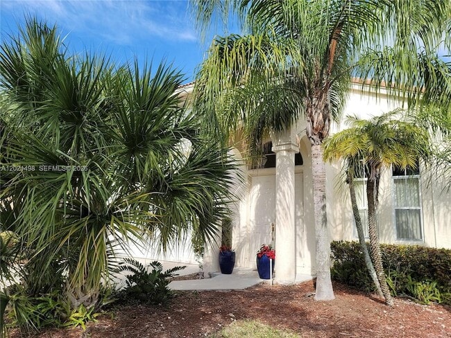 Building Photo - 16801 SW 49th Ct