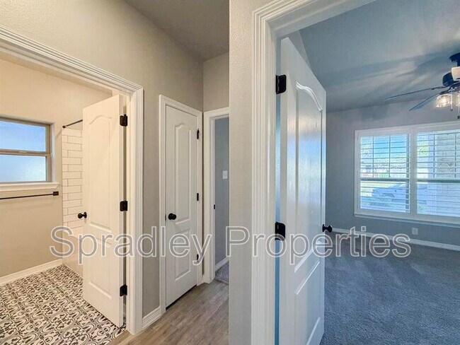 Building Photo - 6125 Modena Dr