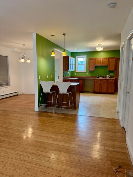 Building Photo - 363 1st St