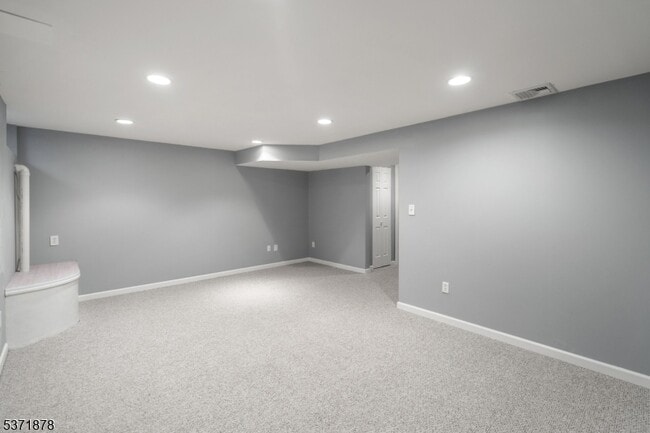 Building Photo - 73 Crickhollow Ct