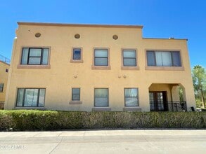 Building Photo - 545 E Willetta St