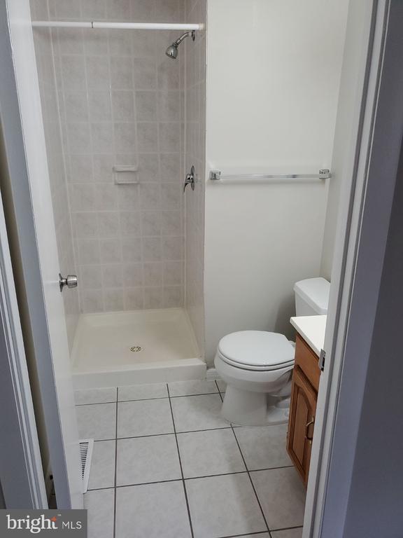 Building Photo - 7381 Hickory Log Cir