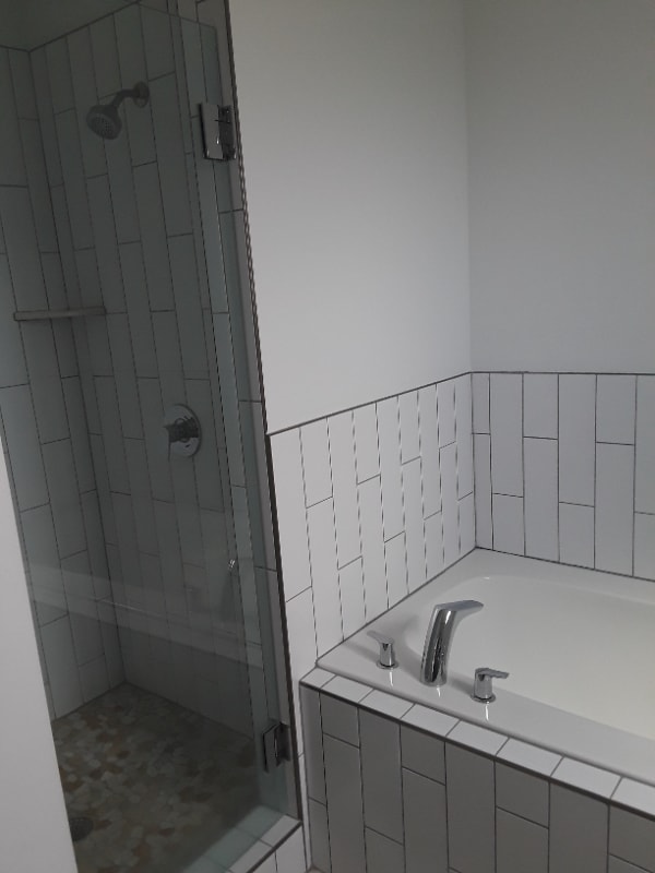 Building Photo - 2179 525 W