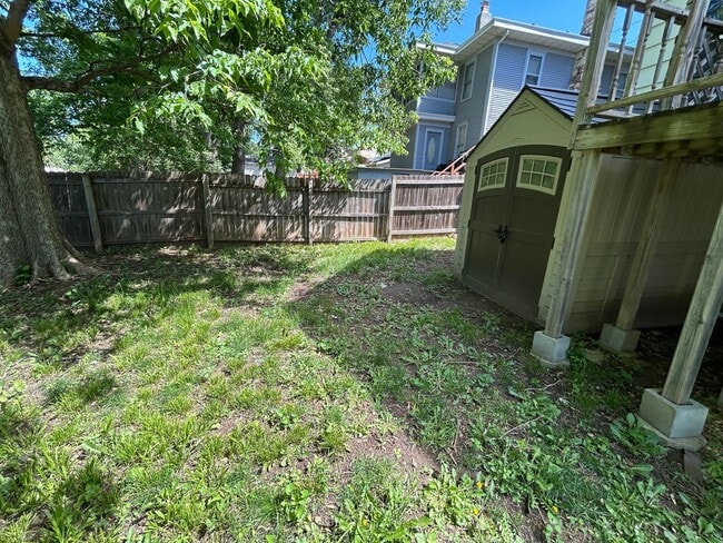 Building Photo - Must see in Person!  Huge Home Near Dundee...