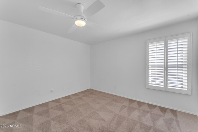 Building Photo - 2318 E Sunland Ave