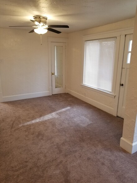 Unit 2 Living Room - 17 Agate Pl