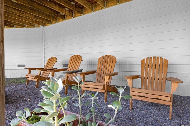 Building Photo - 323 Bodmer Ln