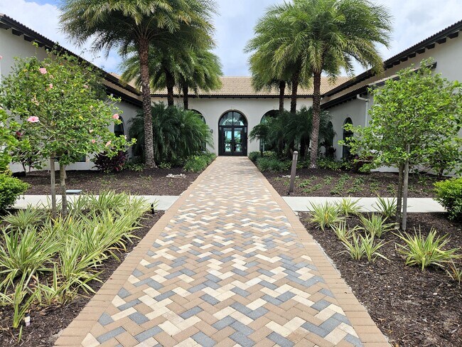 Building Photo - 5286 Nevola Ave