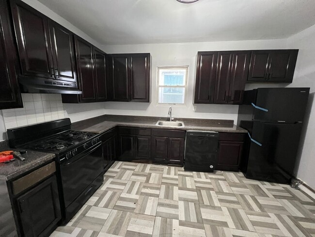 Unit 2 - 317 Coit St