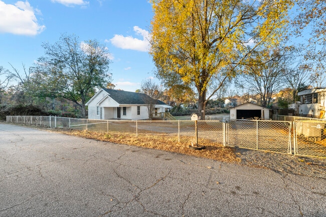 Building Photo - 602 Doby St