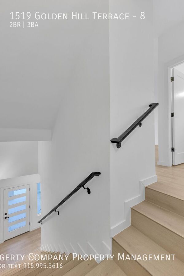 Building Photo - 1519 Golden Hill Ter