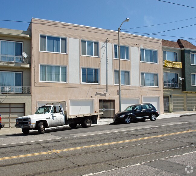Building Photo - 3232 Taraval St