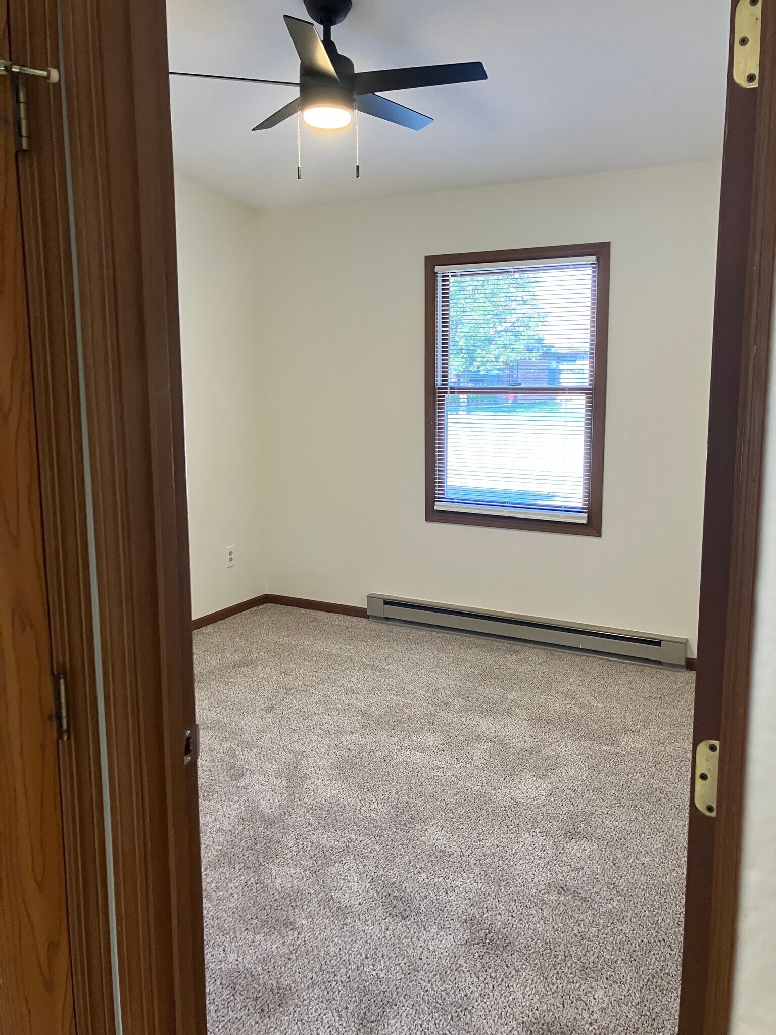 Building Photo - 665 Mumford Dr