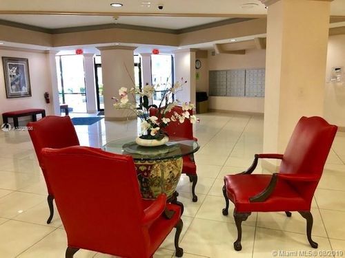 Building Photo - 1300 NE Miami Gardens Dr