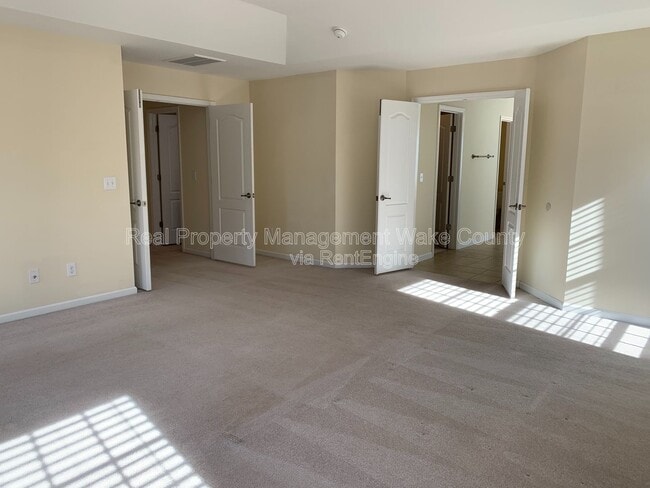 Building Photo - 512 Sandy Whispers Pl
