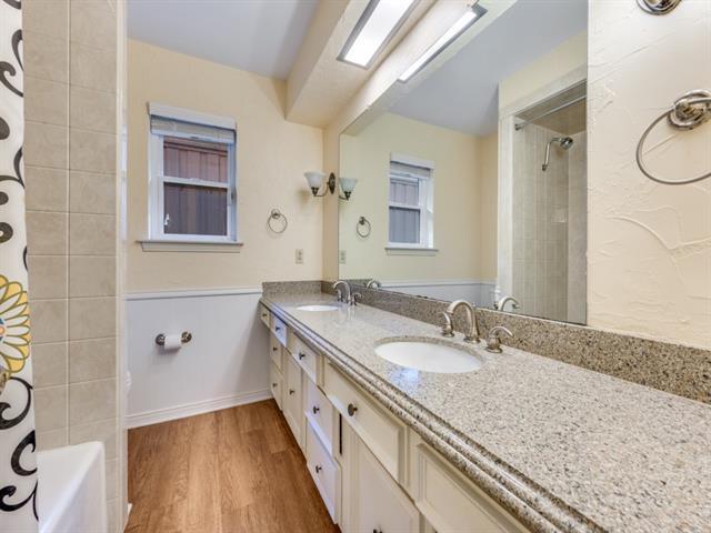 Building Photo - 9141 Loma Vista Dr