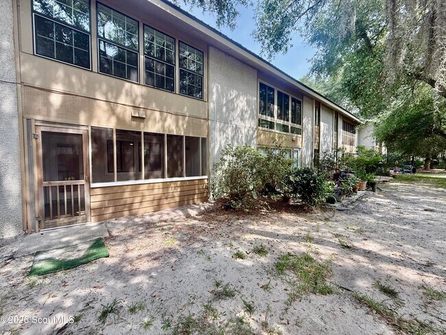 Building Photo - 227 Walmar Grove